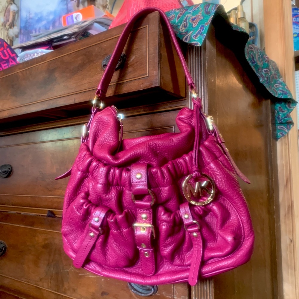 MICHAEL KORS‼️Garnet Raspberry Leather Hobo Bag